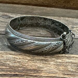 ANTIQUE BERBER SILVER BRACELET